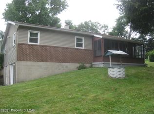14 Lackawanna Ave, Dallas, PA 18612
