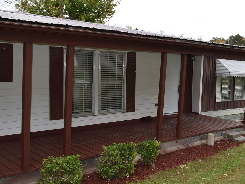 1st image of 415 Blakley Dr