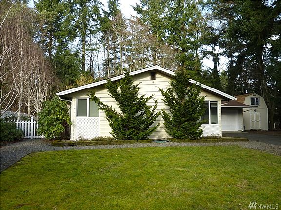 3rd image of 2021 Ponderosa Dr SE