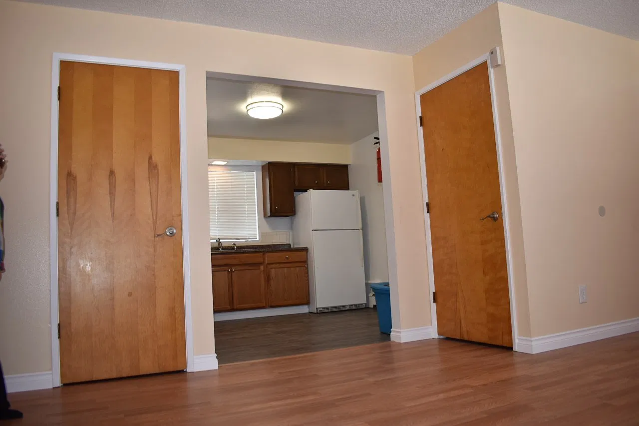 2627 Glacier St — Photo 4