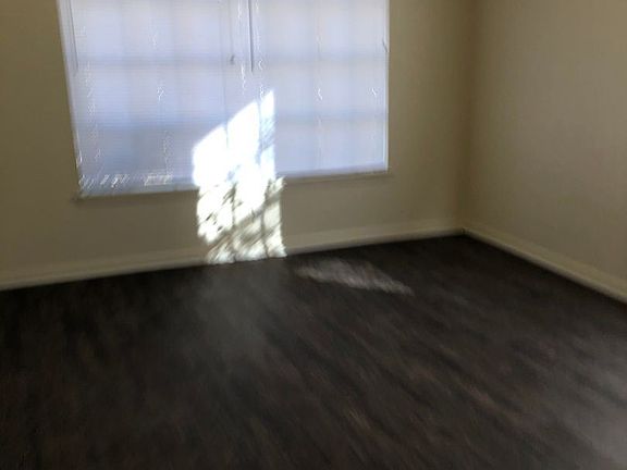 4th image of 5905 Malvey Ave