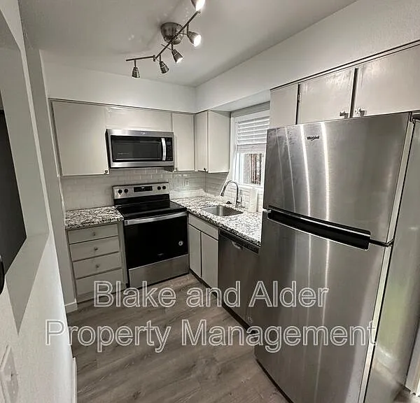 834 SE 42nd Ave — Photo 6