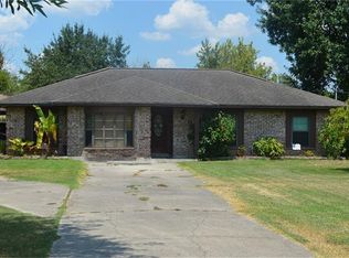 1500 Gray Rd, Highlands, TX 77562