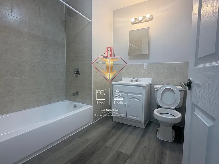 21-22 Emory St #404A — Photo 3