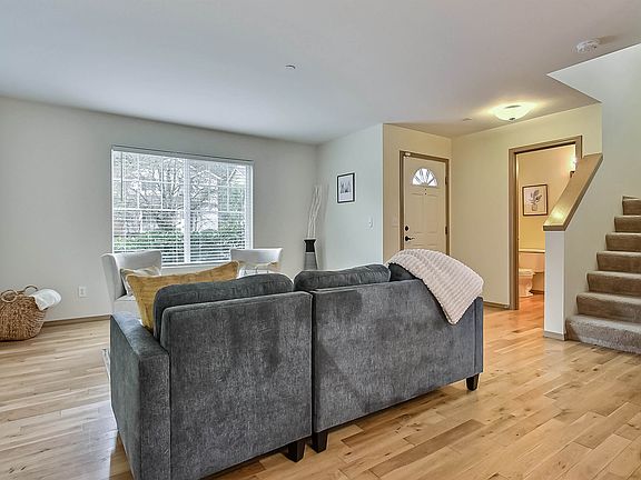 4th image of 1820 Hoffman Hill Blvd