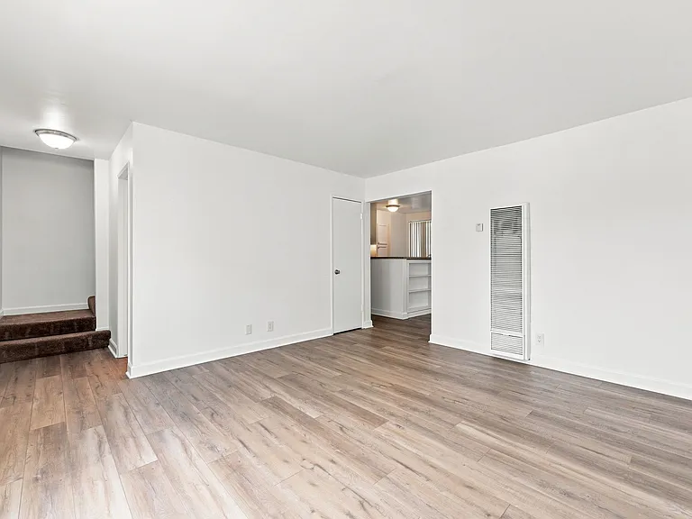 6329 Hummingbird St — Photo 27
