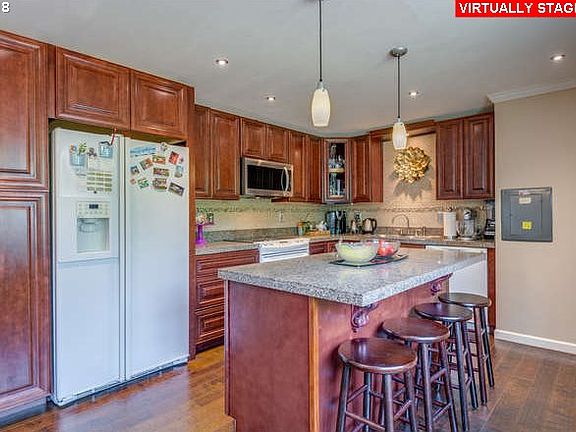 4th image of 9002 NE 74th St