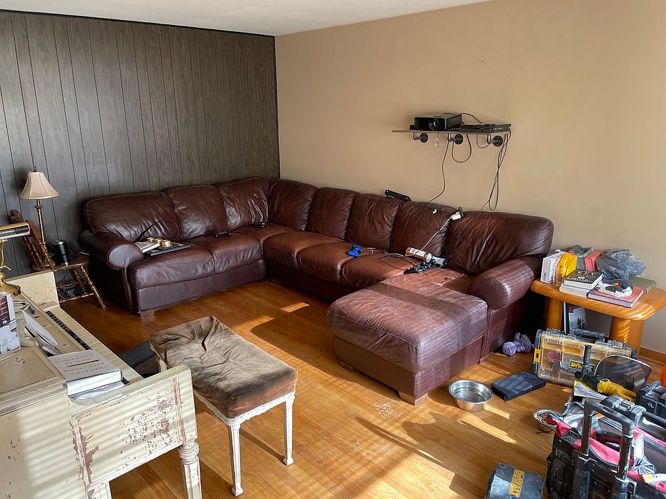 2nd image of 9120 Cherry Ave