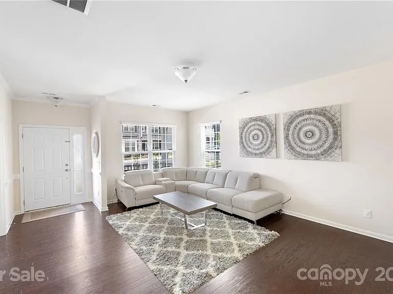 4020 Whittier Ln — Photo 13