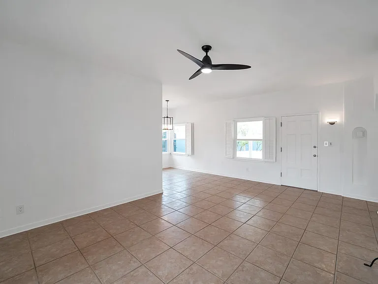 1815 E Waverly St #1 — Photo 4