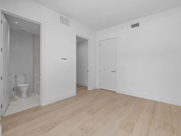 305 Briny Ave #506 — Photo 26