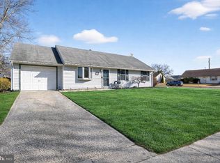 545 Berkshire Dr, Williamstown, NJ 08094