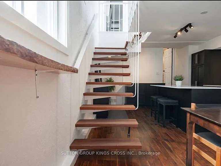 179 John St S #UPPER — Photo 12