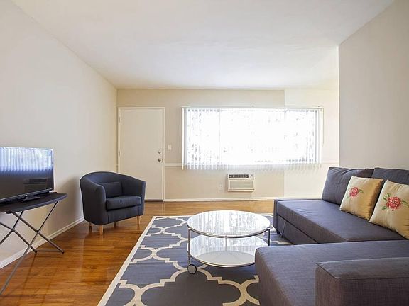3rd image of 7459 Hollywood Blvd #7A