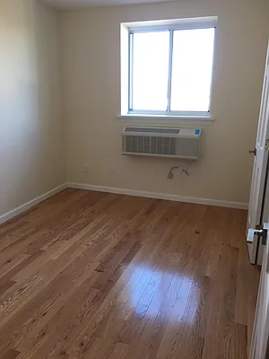 Rented by Q52 LLC | media 22