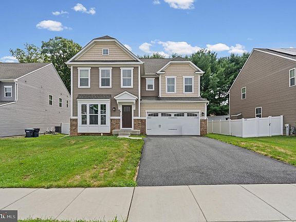 2nd image of 539 Potomac Rd