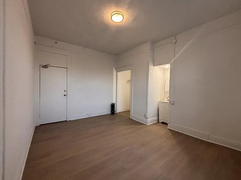 1315 S Flower St — Photo 20