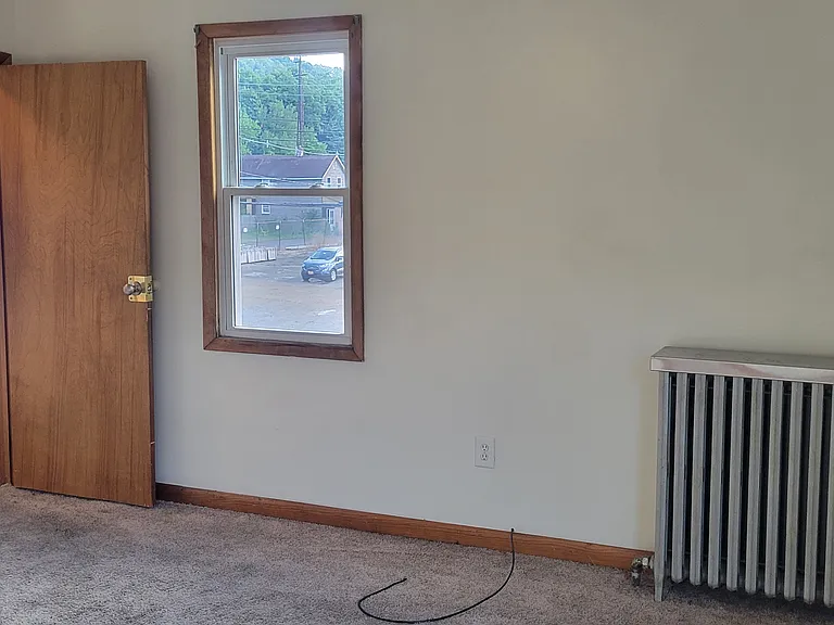 204 Maple Ave — Photo 16