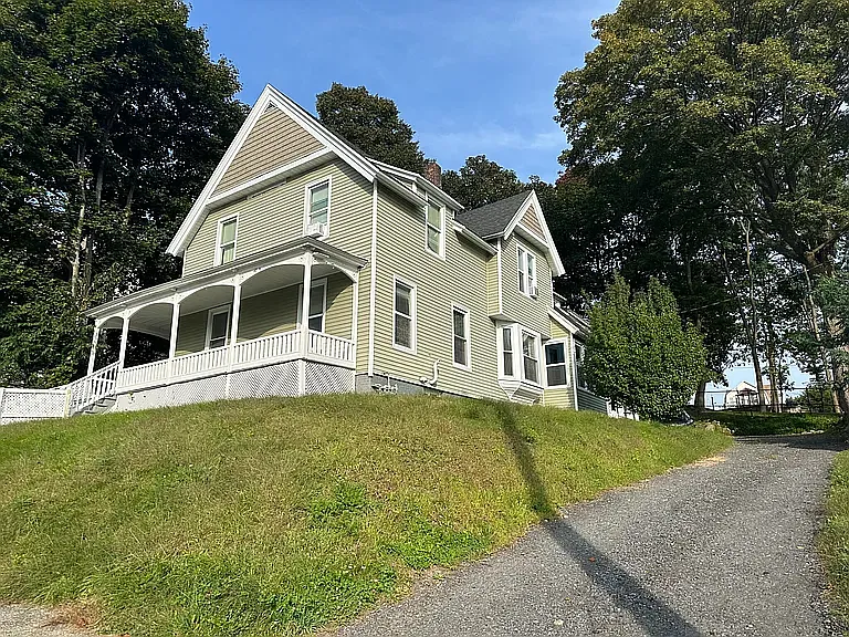 16 Westminster St #1