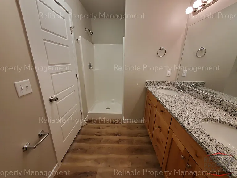 2015 Lawrence Ln #403 — Photo 10