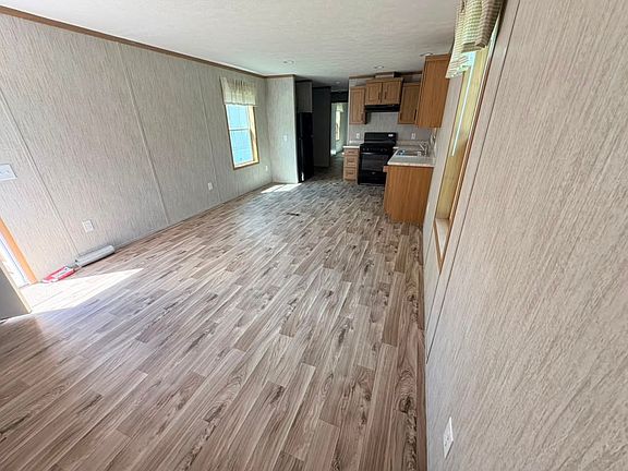 3rd image of 156 Shenango Park Rd #105