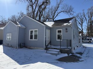 6916 N 33rd St, Omaha, NE 68112