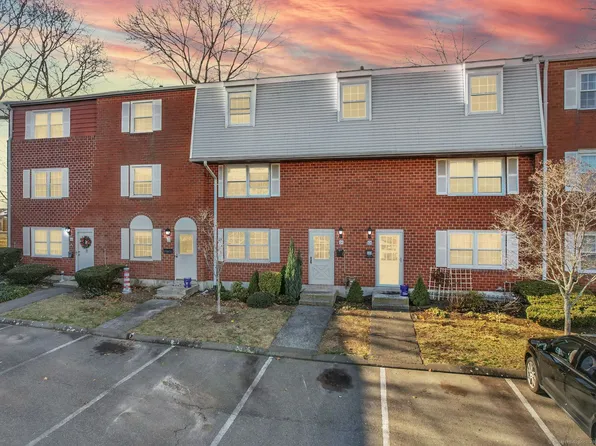 64 Savin Park, West Haven, CT 06516