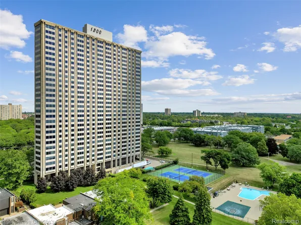 1300 E Lafayette St APT 903, Detroit, MI 48207