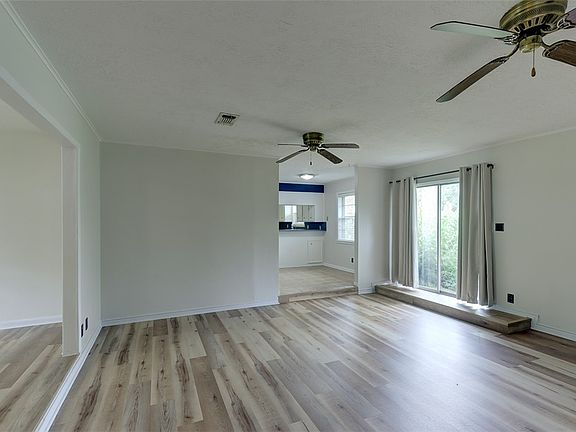 5th image of 3503 Old Oaks Dr