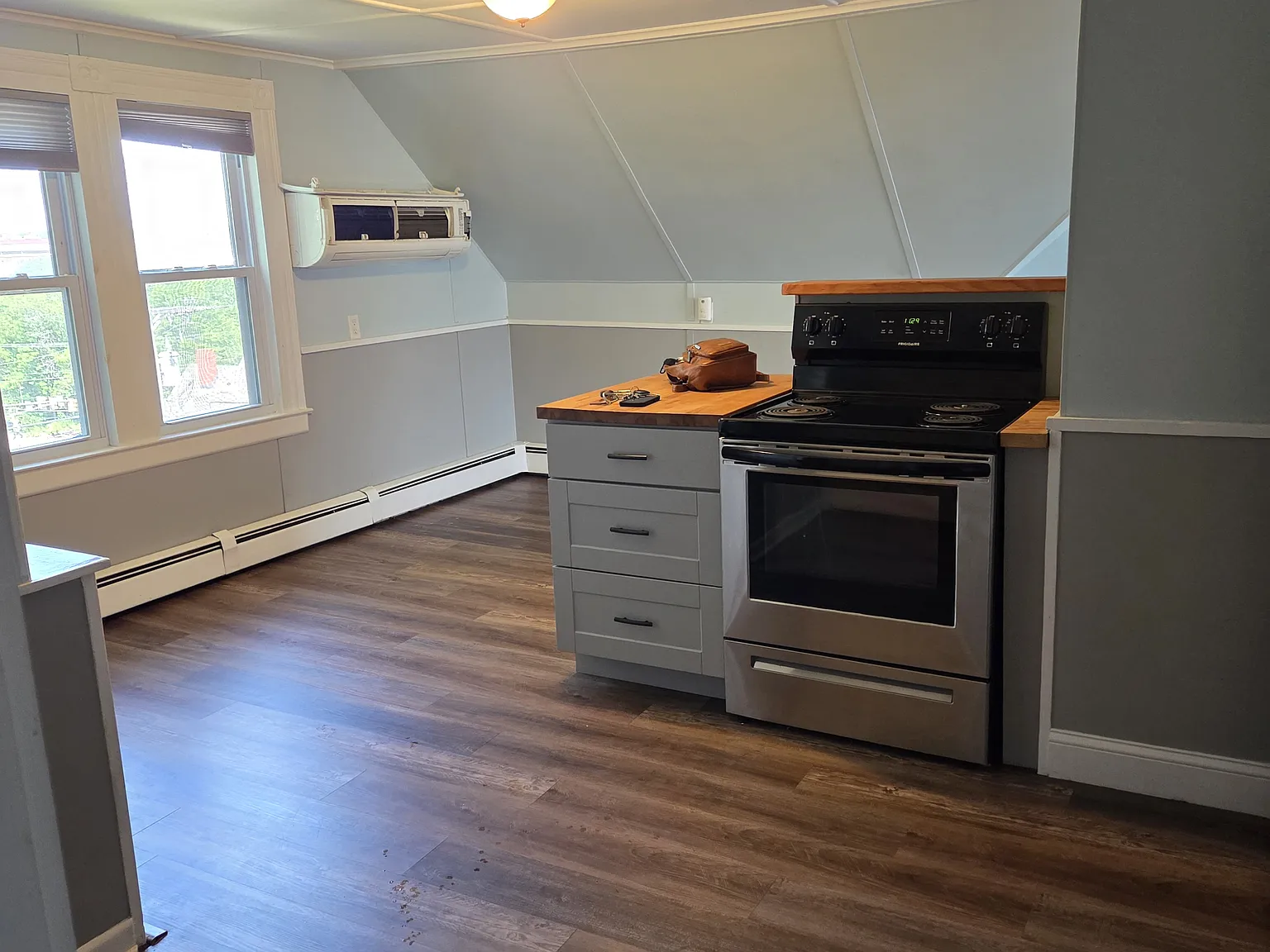1 bed, 800 sqft, $1,200 — Photo 2