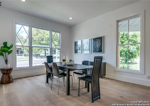 630 E Carson St — Photo 11