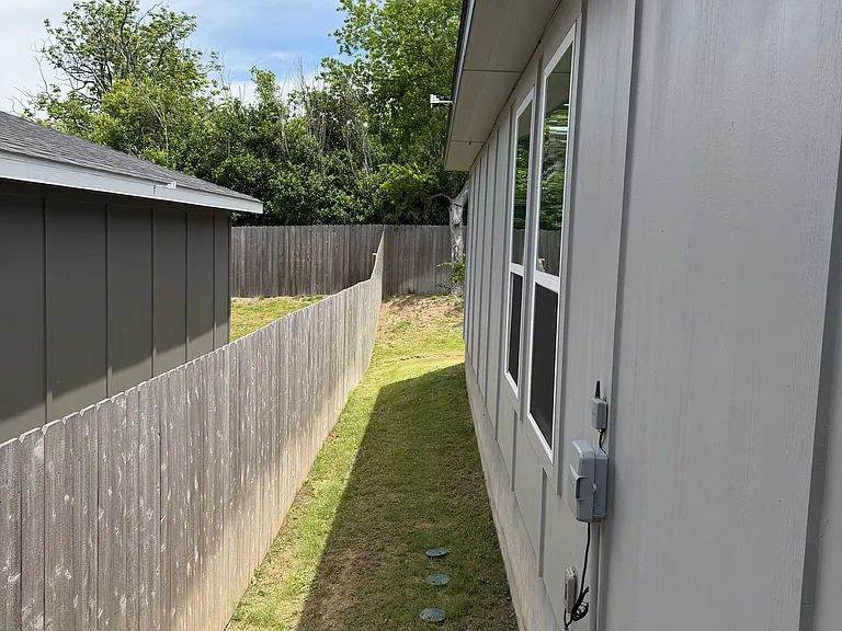 2322 Ocean Ave — Photo 18