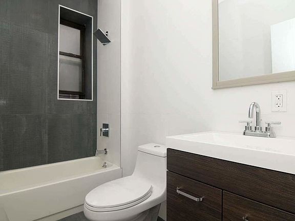 5th image of 1610 Bedford Ave #3C