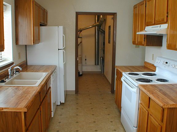 4th image of 4037 Garden Ct #4041