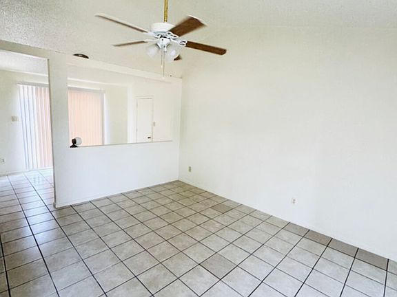 3rd image of 10818 Sunnydale Dr
