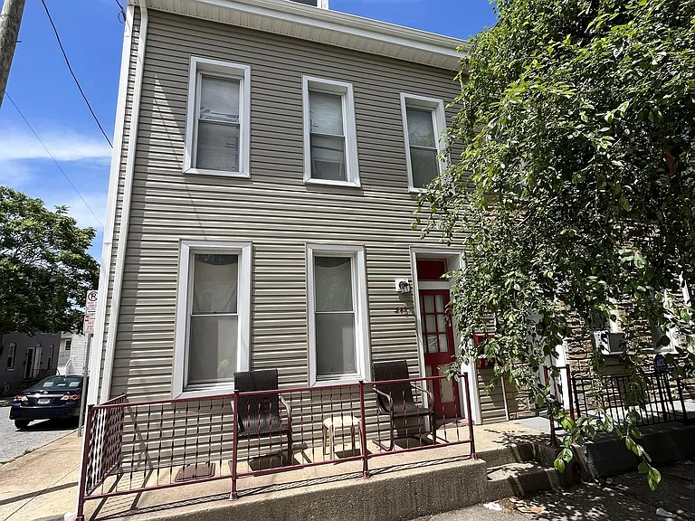 545 W Philadelphia St #B — Photo 1