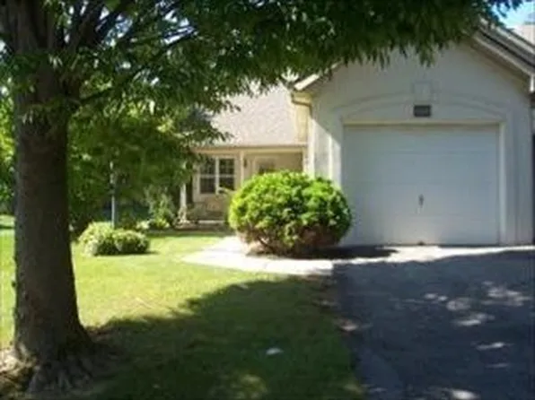 600 Crestgate Pl, Millersville, PA 17551