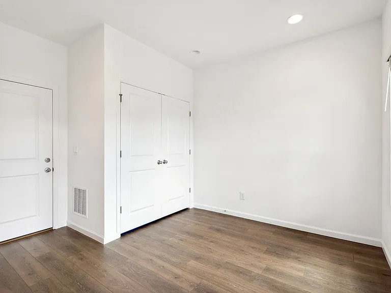 869 Birdwhistle Ln #5 — Photo 12