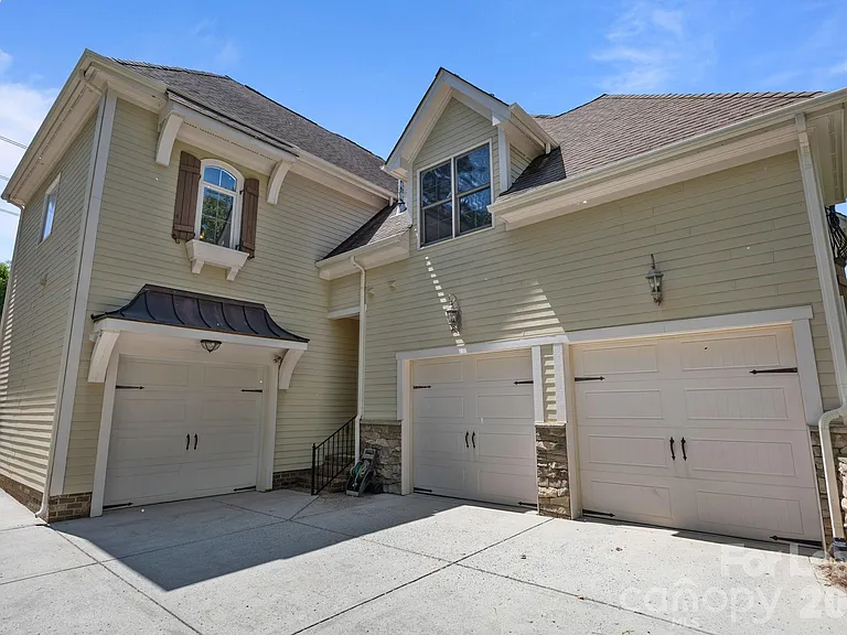 11938 Bradford Park Dr — Photo 40