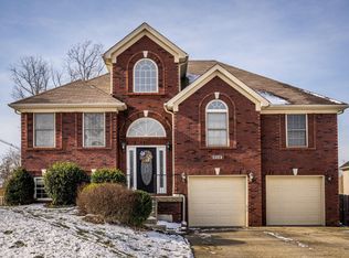 8512 Braeburn Ridge Dr, Louisville, KY 40228