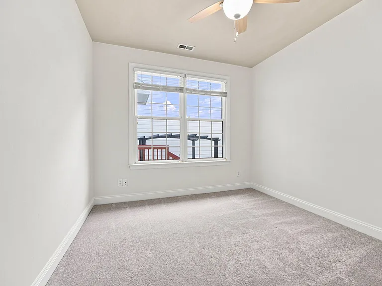 401 Waverly Hills Dr — Photo 16