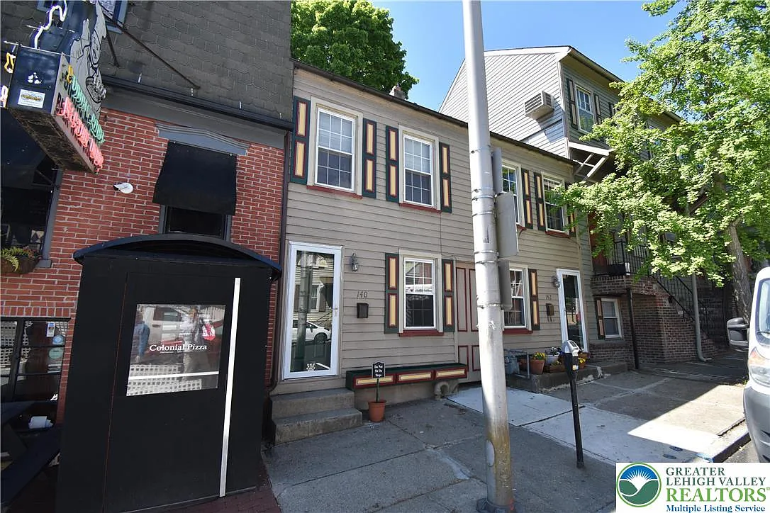 Building Photo - 140 Spring Garden St