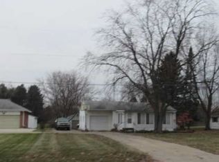 4438 S Center Rd, Burton, MI 48519