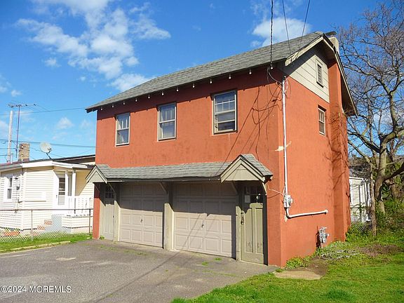 2nd image of 85 Barberie Avenue
