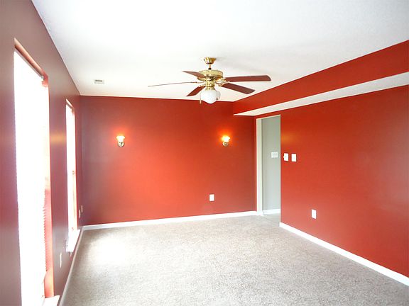 2nd image of 513 Emily Ln