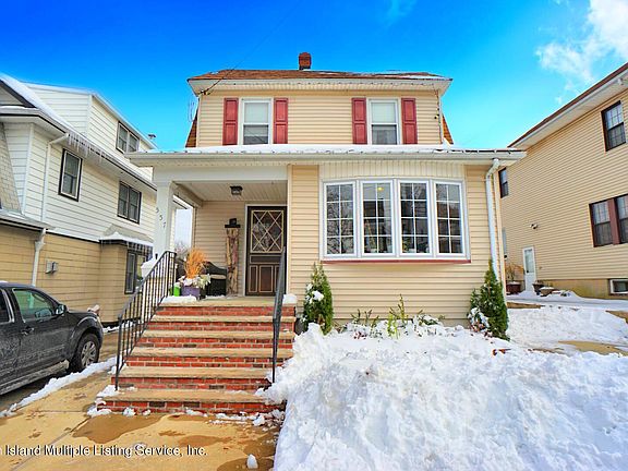 2nd image of 557 Metropolitan Ave