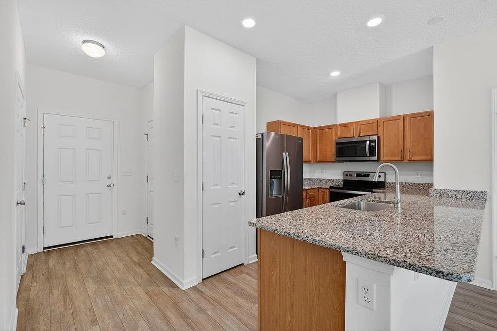 2 bed, 2.5 bath, 1259 sqft, $1,850 — Photo 3