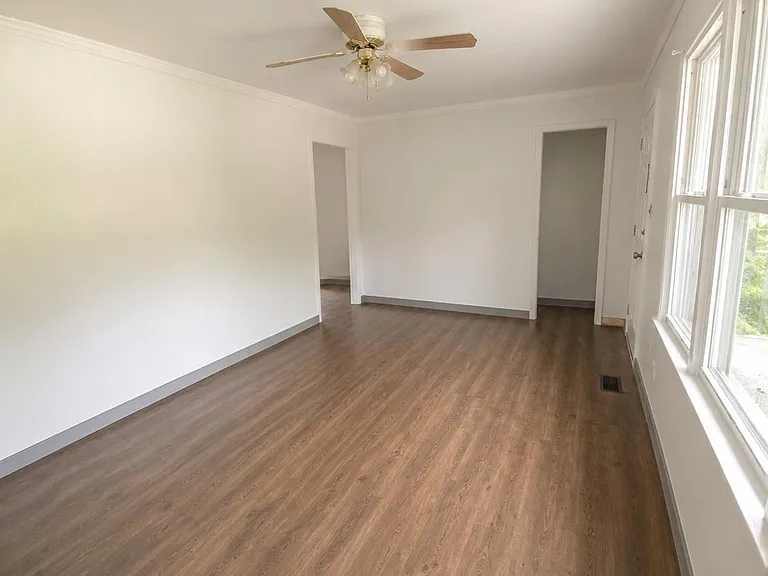 103 Southwood Dr — Photo 3