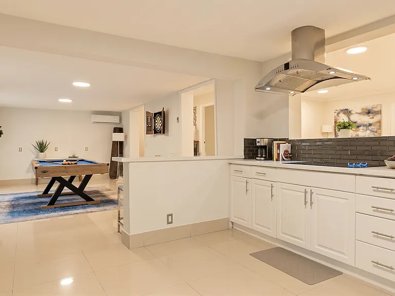 1217 Seabreeze Blvd — Photo 15