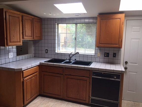 3rd image of 4114 N Yaleton Ave